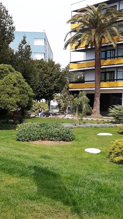 Apartments Davor Biograd Na Moru Bagian luar foto